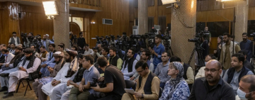 تخار کې هم د غونډو څخه پر انځور اخیستنې او له چارواکو او سیمه ییزو کارکوونکو سره پر ویډیویي مرکو بندیز ولګېد